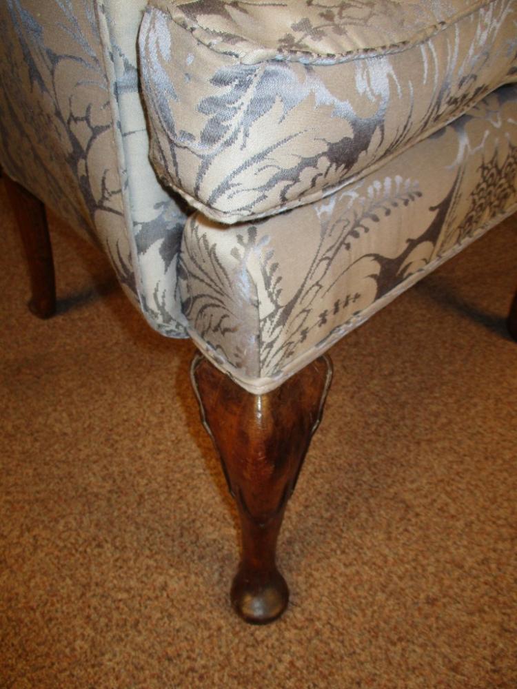 A small George III style wing back armchair, upholstered in a blue damask fabric, loose cushion - Image 2 of 2