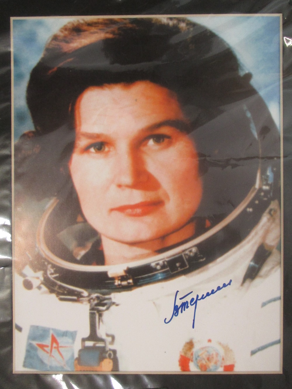 A facsimile photograph the first lady in space and another signed and mounted photograph montage - Bild 3 aus 3