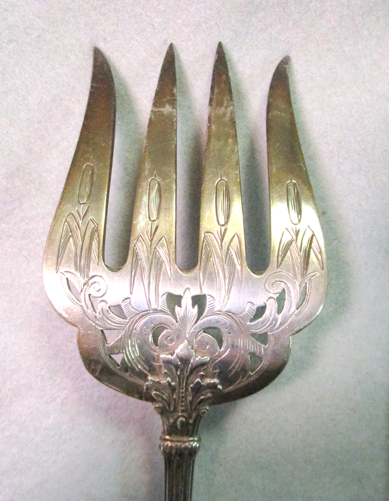 An 80 piece set of late 19th / early 20th century French metalwares cutlery and flatware with - Image 3 of 5