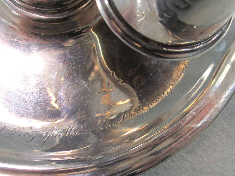 A George II silver chamberstick with a later snuffer, by Jas Gould, London 1736, of traditional - Image 3 of 5