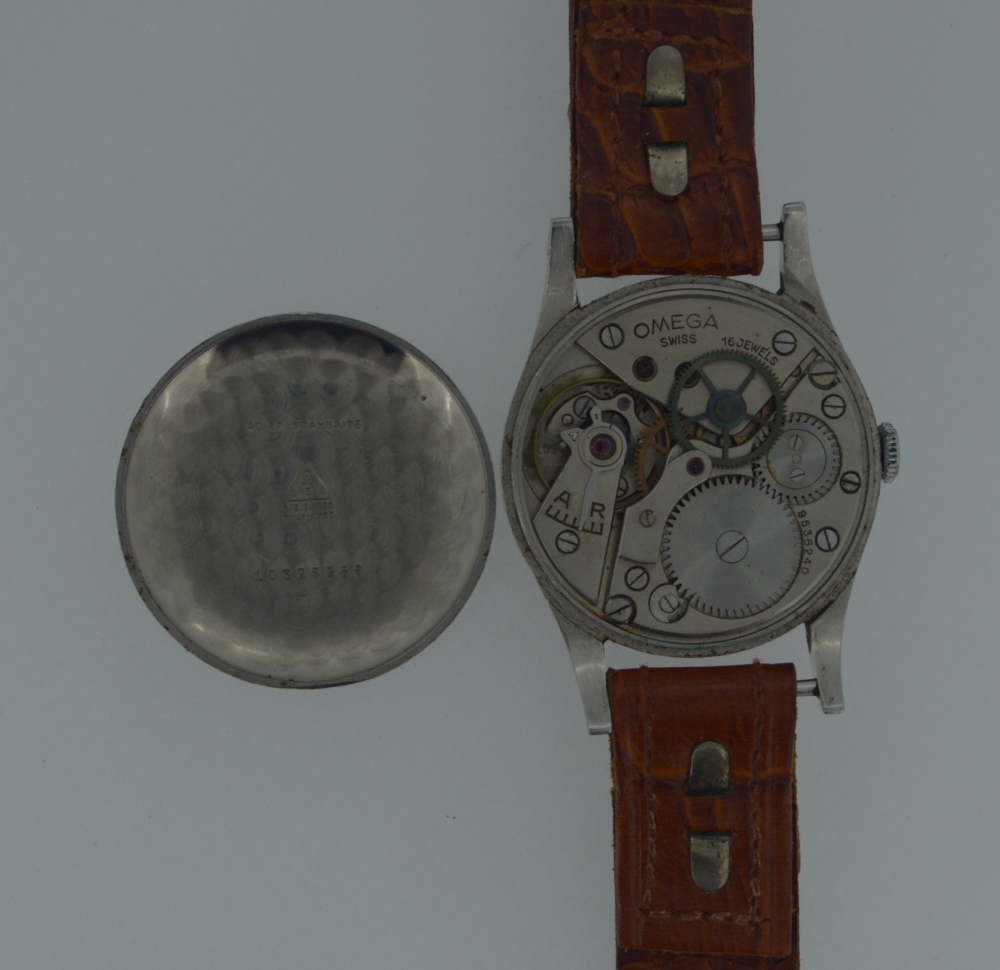 Omega - An Air Ministry gentleman's steel wristwatch, circa 1940, the signed circular off white - Image 4 of 5