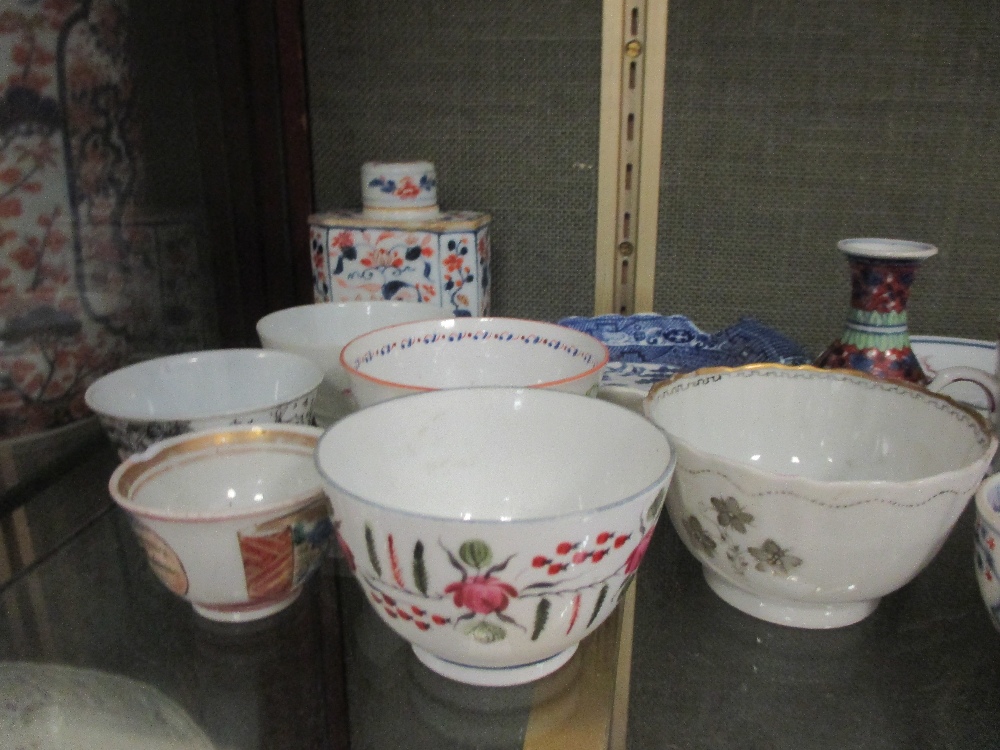 A quantity of 18th century Chinese & European tea bowls and other ceramics - Image 2 of 4