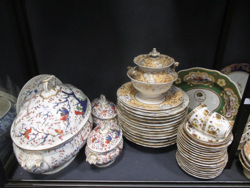 A Victorian porcelain dessert service painted with birds and flowers; several Derby Kakiemon style - Image 2 of 5
