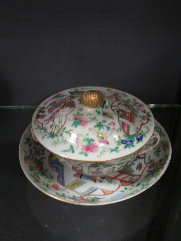 A late 18th/early 19th century Chinese famille verte bowl, cover and stand - Image 3 of 3