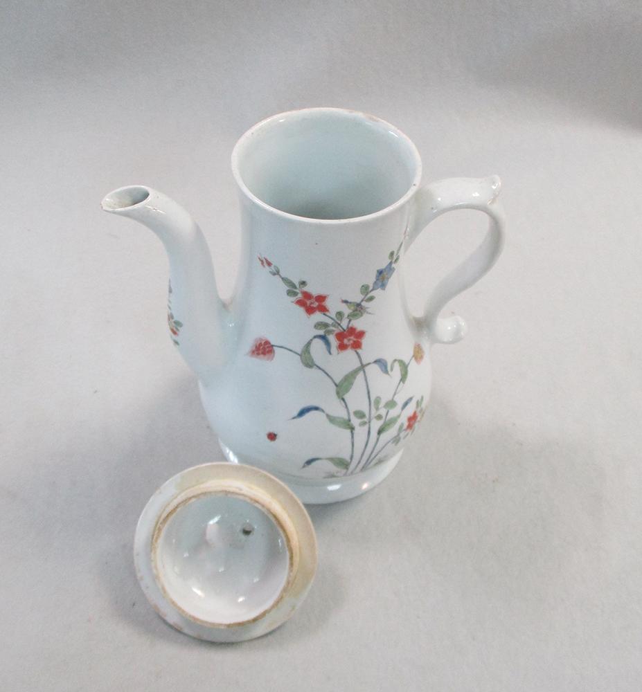 An early Worcester coffee pot and cover, circa 1755, decorated in the kakiemon style with foliage, - Image 2 of 3