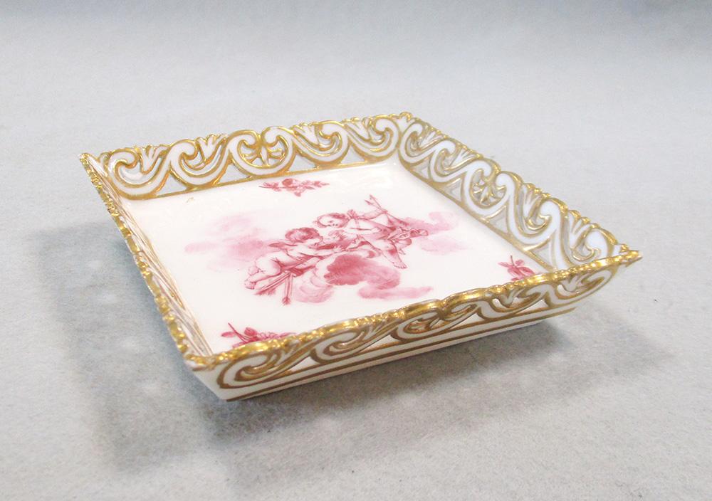 A Sevres small square tray (Plateau ‘carre a jour’, 1ere grandeur), painted to the centre in camaieu - Image 3 of 5