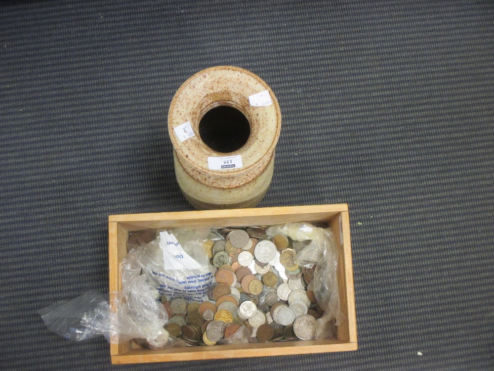 A 20th century art pottery vase and a collection of misc coins - Bild 2 aus 2