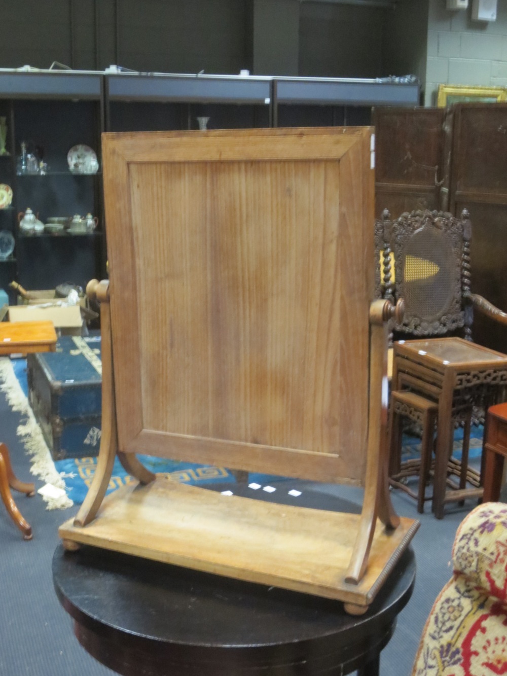 A Regency mahogany swing mirror - Bild 2 aus 2