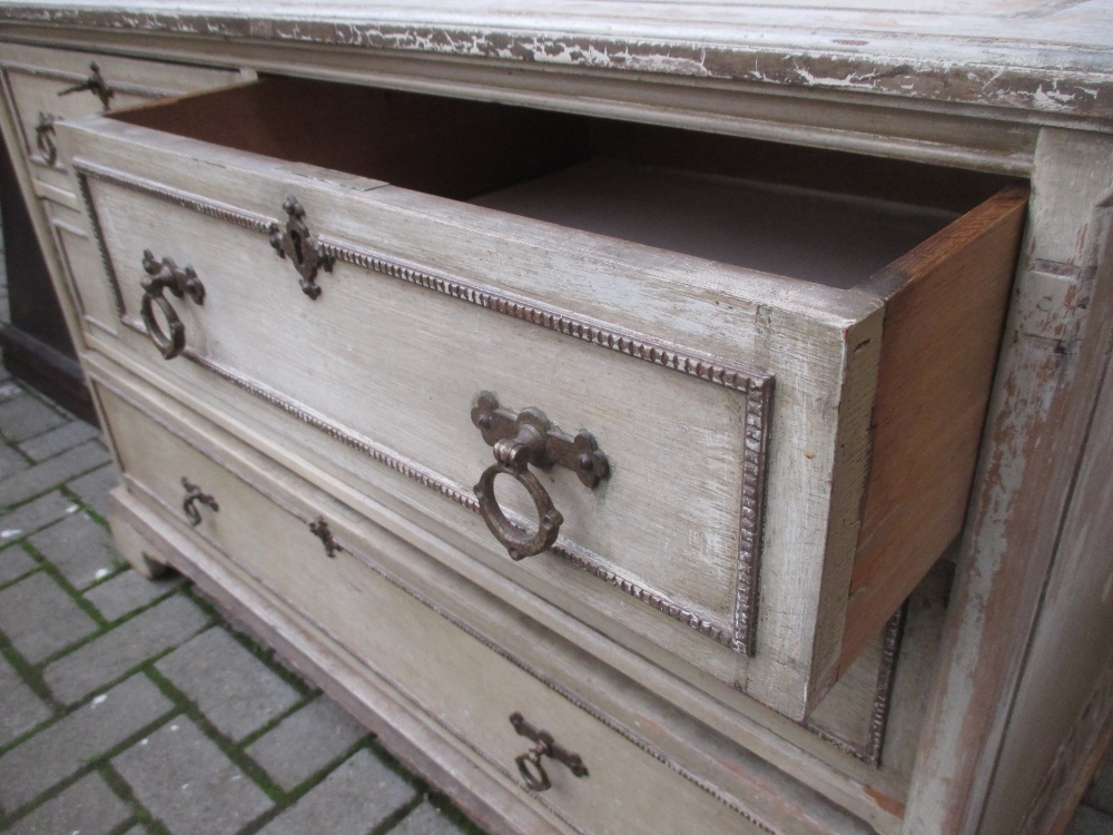 A 19th century painted chest of drawers - Image 2 of 3