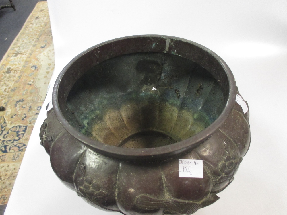 A Japanese bronze planter - Image 6 of 6