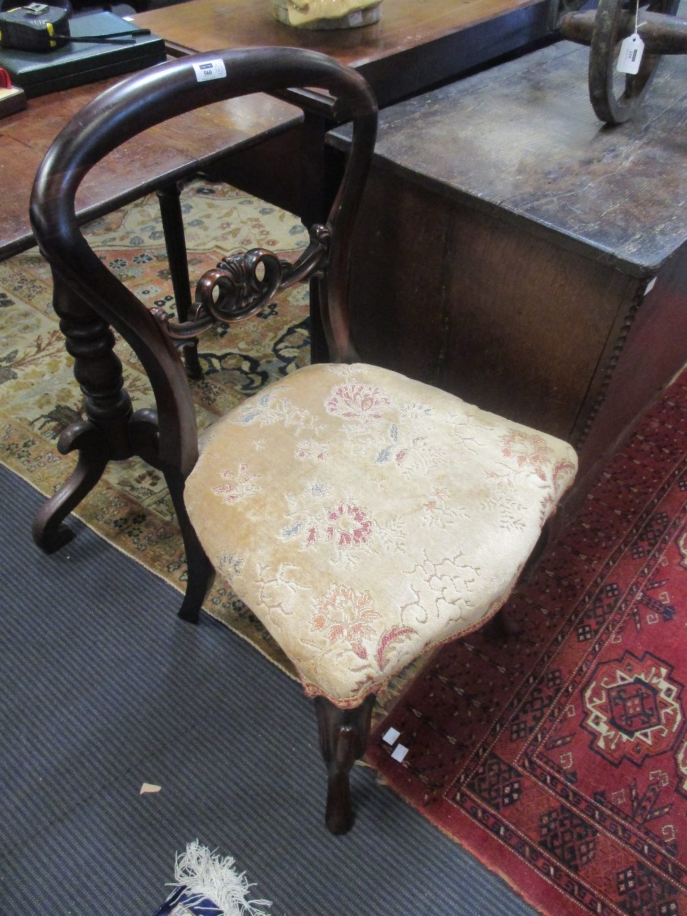 A pair of Victorian rosewood balloon back dining chairs (2) - Image 2 of 2