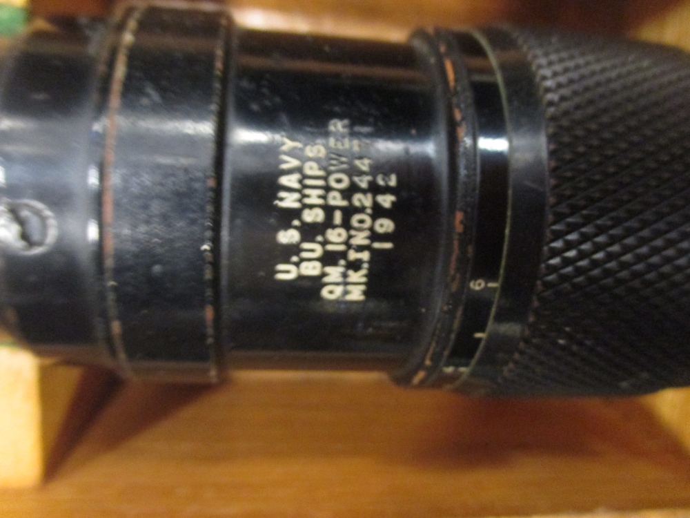 A WWII US Naval telescope 1942, cased - Image 2 of 4