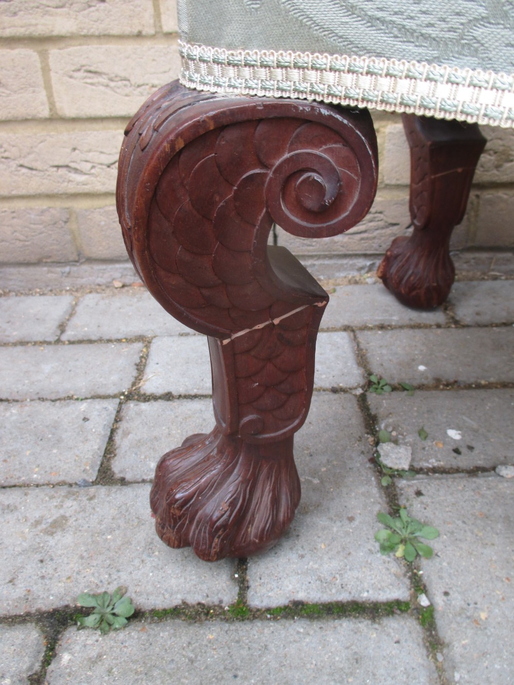 An upholstered long stool on carved legs and claw feet 117cm long - Image 2 of 2