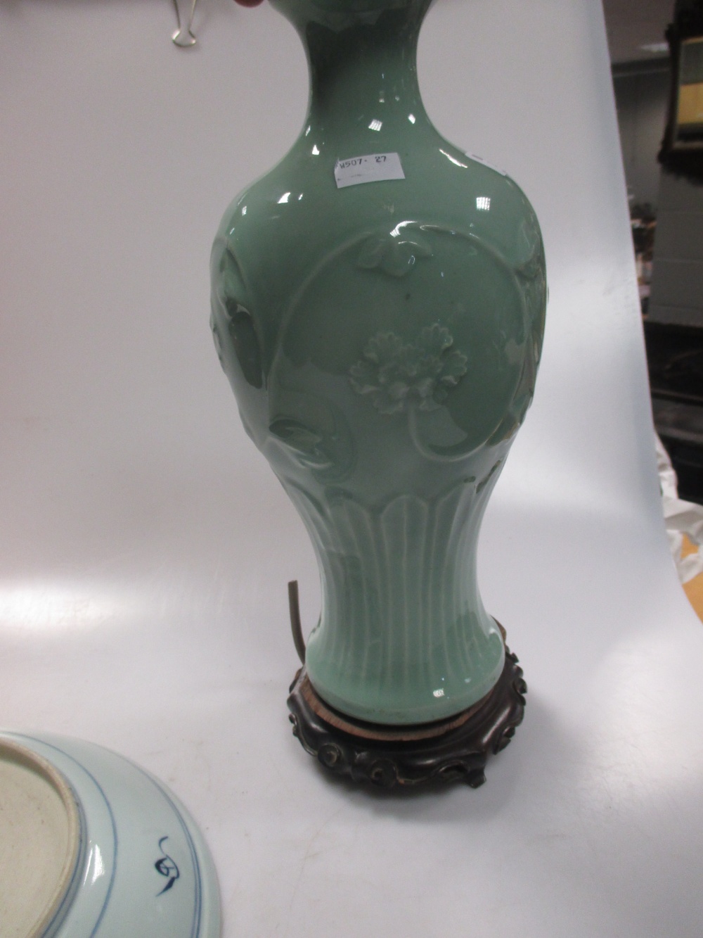 A 19th century Chinese dish and a celadon lamp - Image 5 of 5