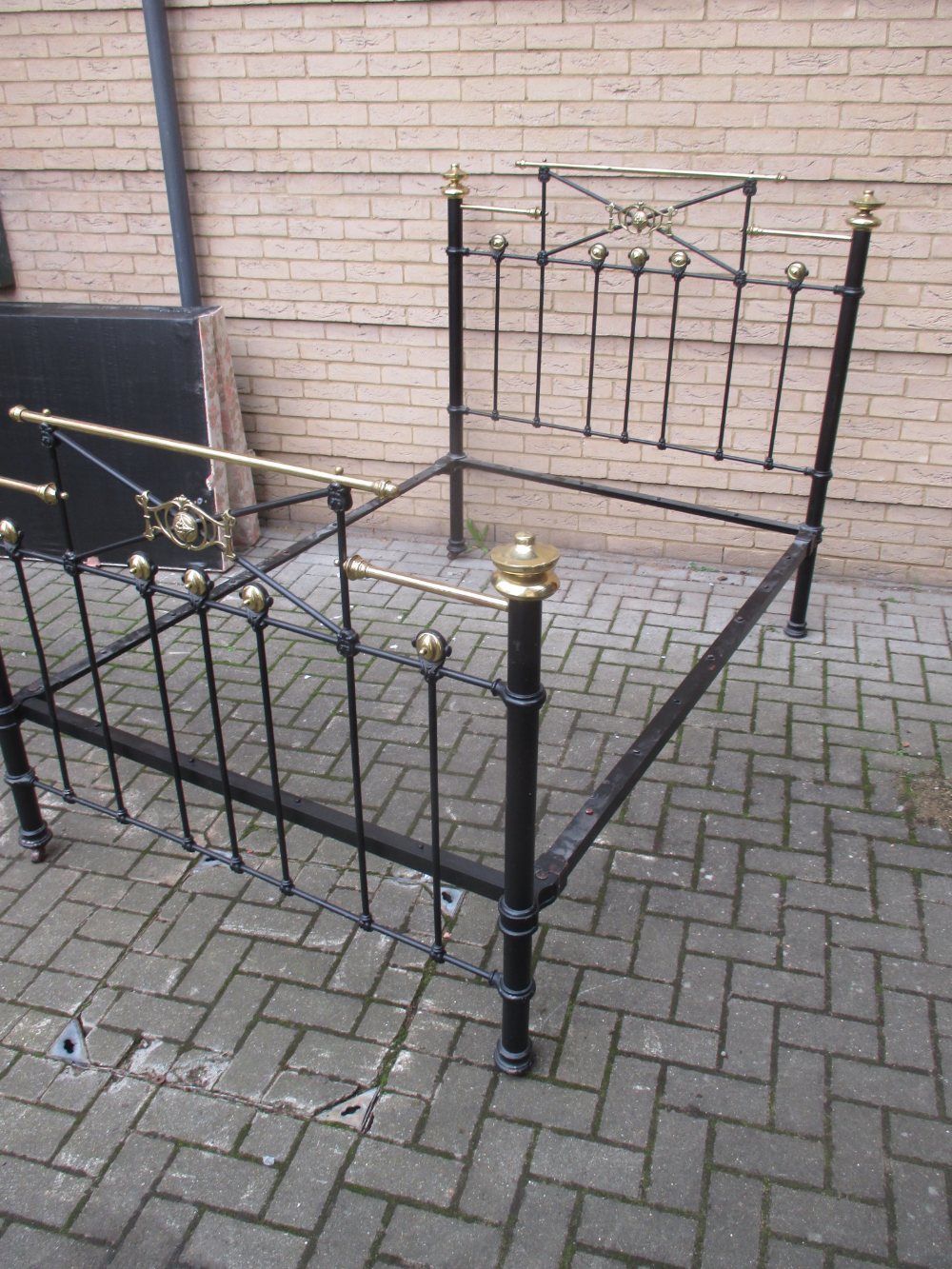 A 19th century brass and iron bedstead - Image 3 of 3