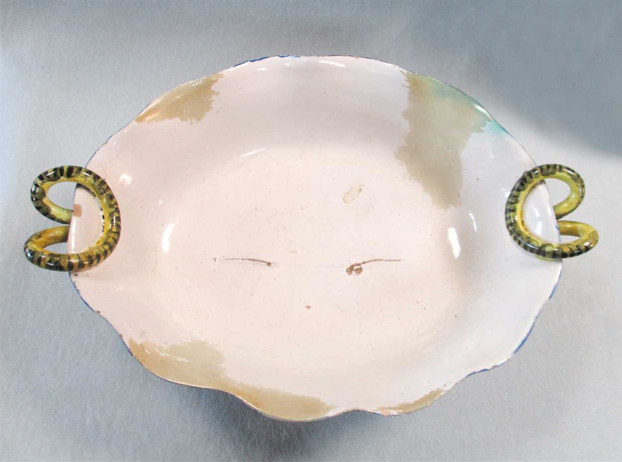 A 19th century Cantagalli two-handled dish, - Image 2 of 9