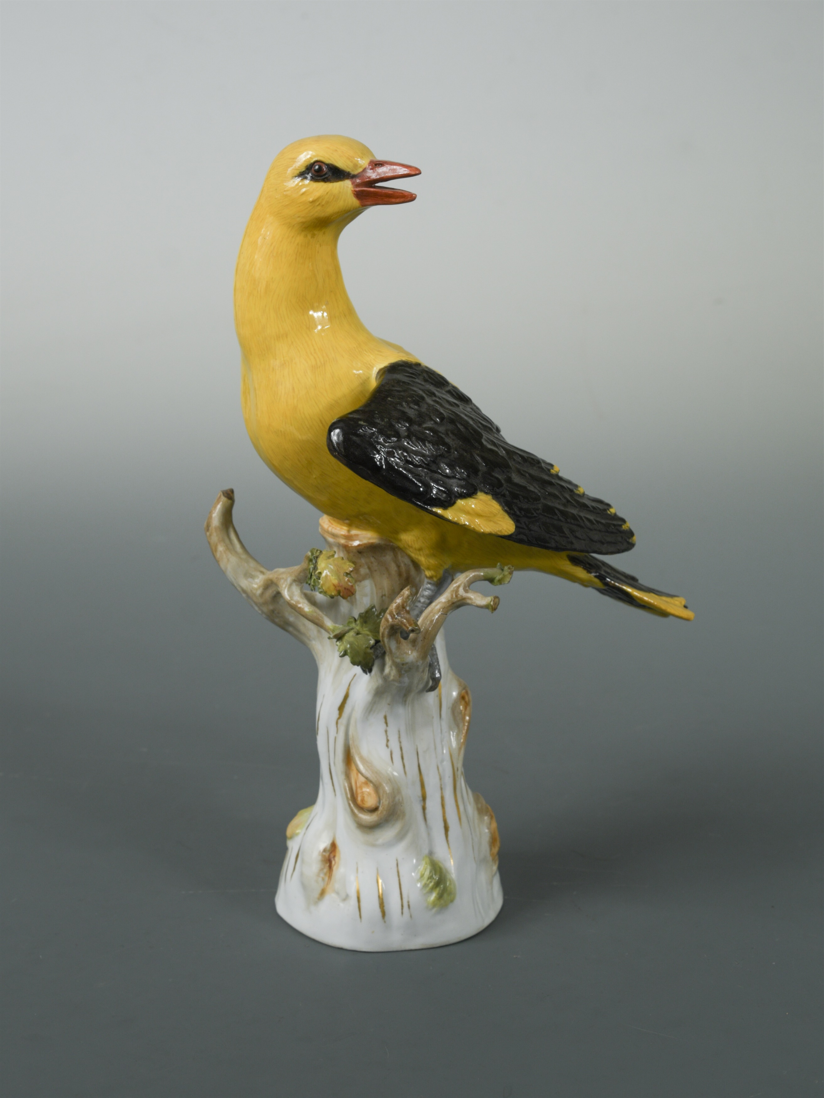 A Meissen model of a Golden Oriole, circa 1900,