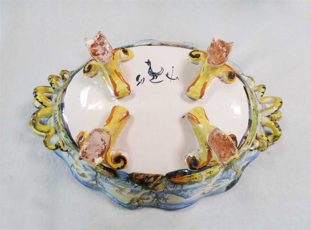 A 19th century Cantagalli two-handled dish, - Image 9 of 9