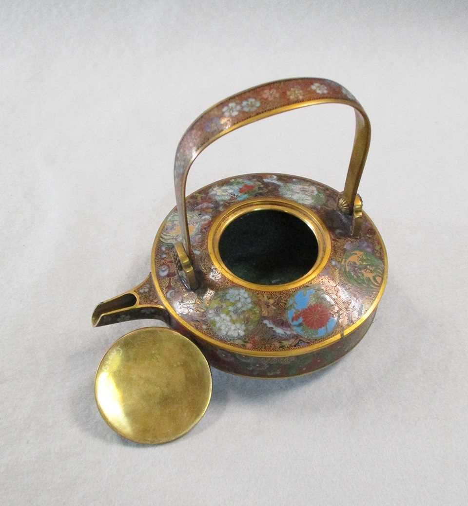 A Japanese cloisonne enamel teapot and cover, attributed to Namikawa Yasuyuki (1845-1927), - Image 4 of 5