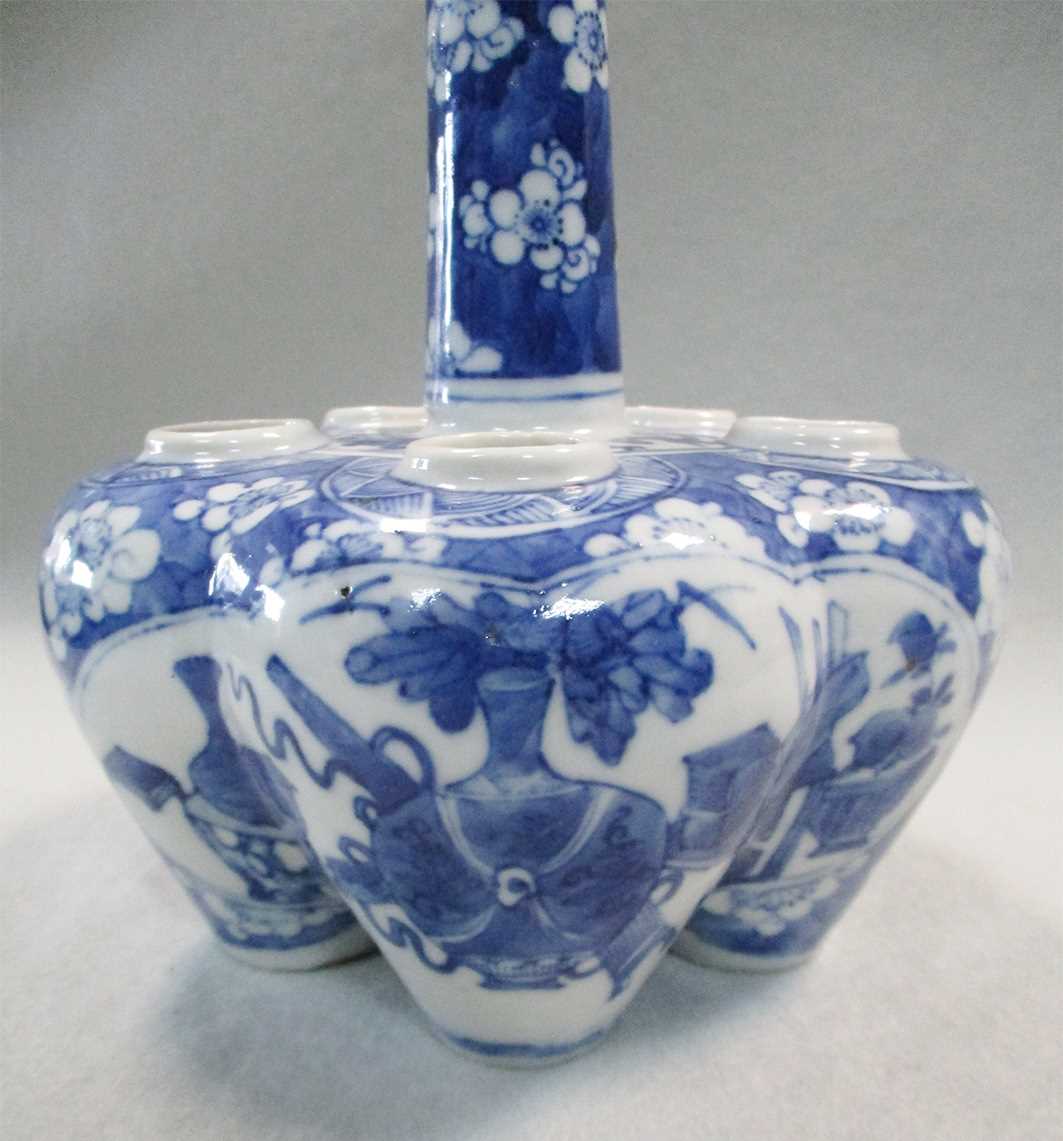 A Chinese blue and white export porcelain quintal vase/bulb pot, Qing Dynasty, late 19th century, - Image 2 of 7