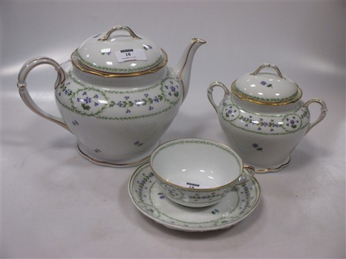 A modern Bernadaud Limoges 'Barbeaux' pattern tea service (39 pieces)