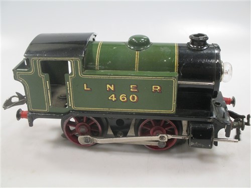 A Hornby 0 gauge LNER 0-4-0 with 20V electrical engine - Bild 4 aus 5