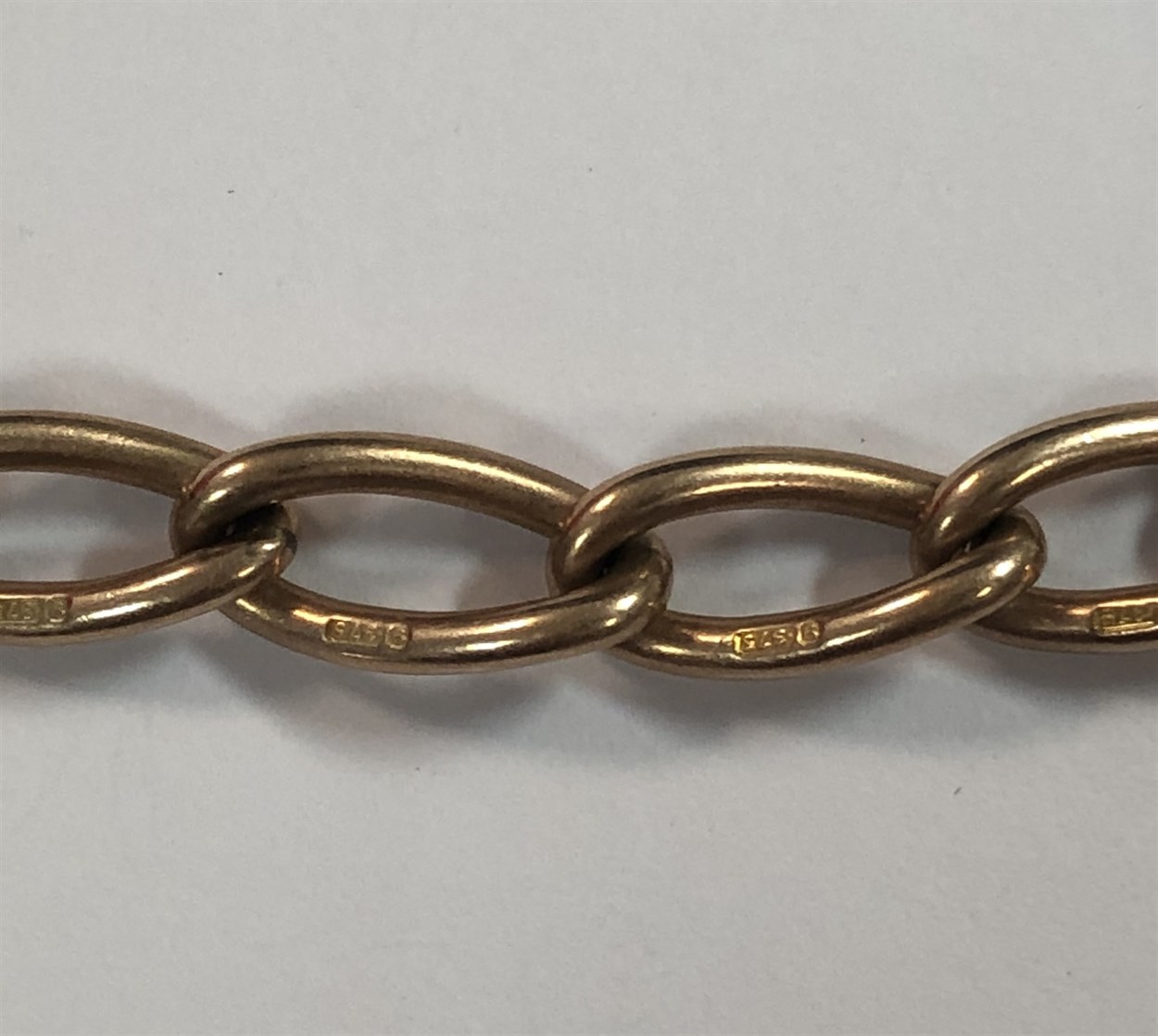 An Edwardian 9ct rose gold double Albert watch chain, - Bild 3 aus 5