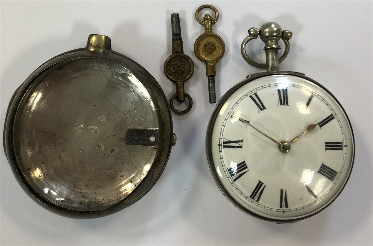 Mathews, Welchpool - A George III silver pair cased pocket watch, - Bild 2 aus 11