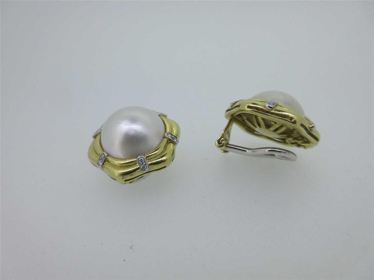 A pair of 18ct gold mabé pearl and diamond earclips, - Image 2 of 5