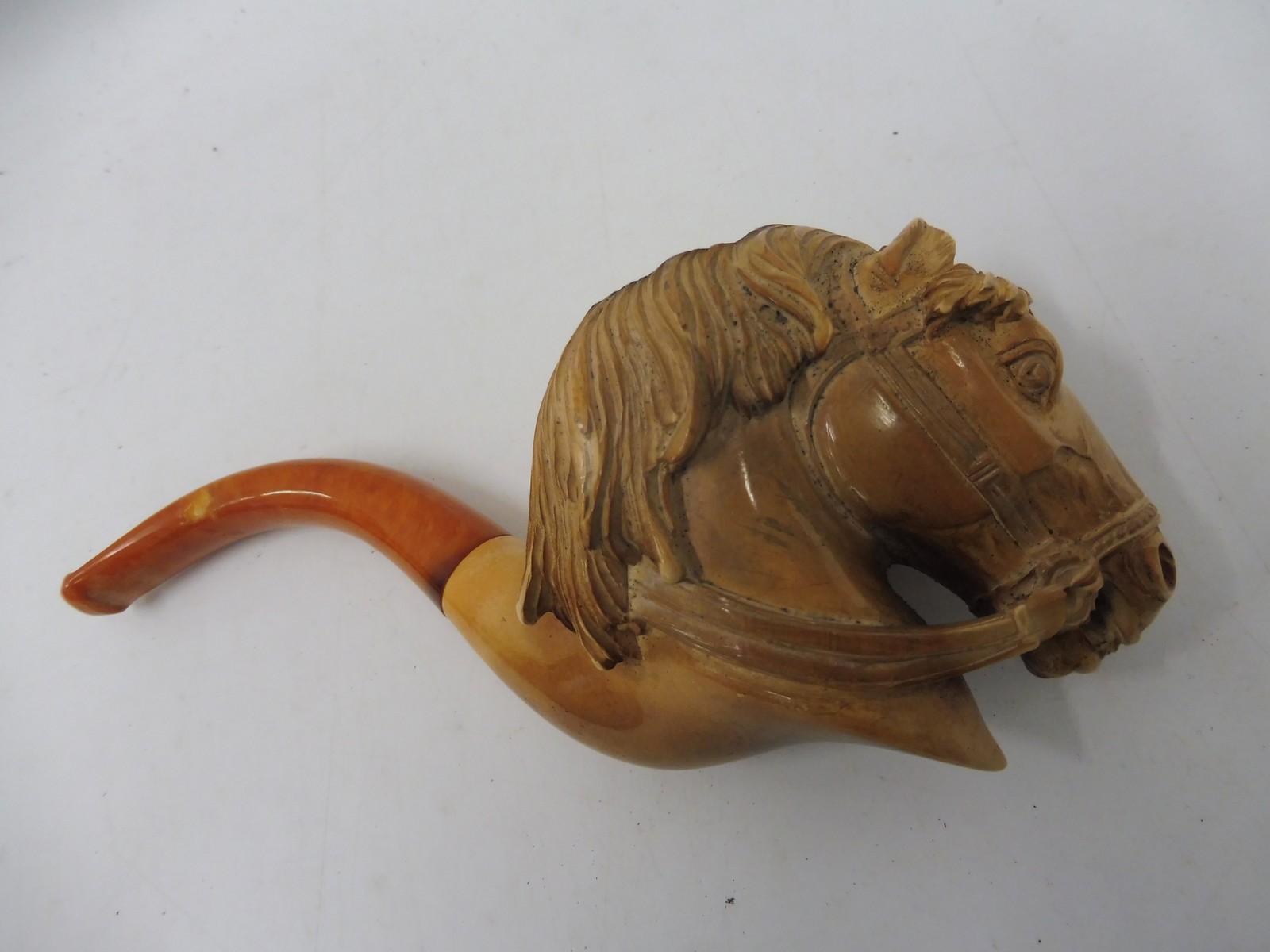 A good quality cased meerschaum pipe, the bowl ornately carved as a horse head. - Image 3 of 3