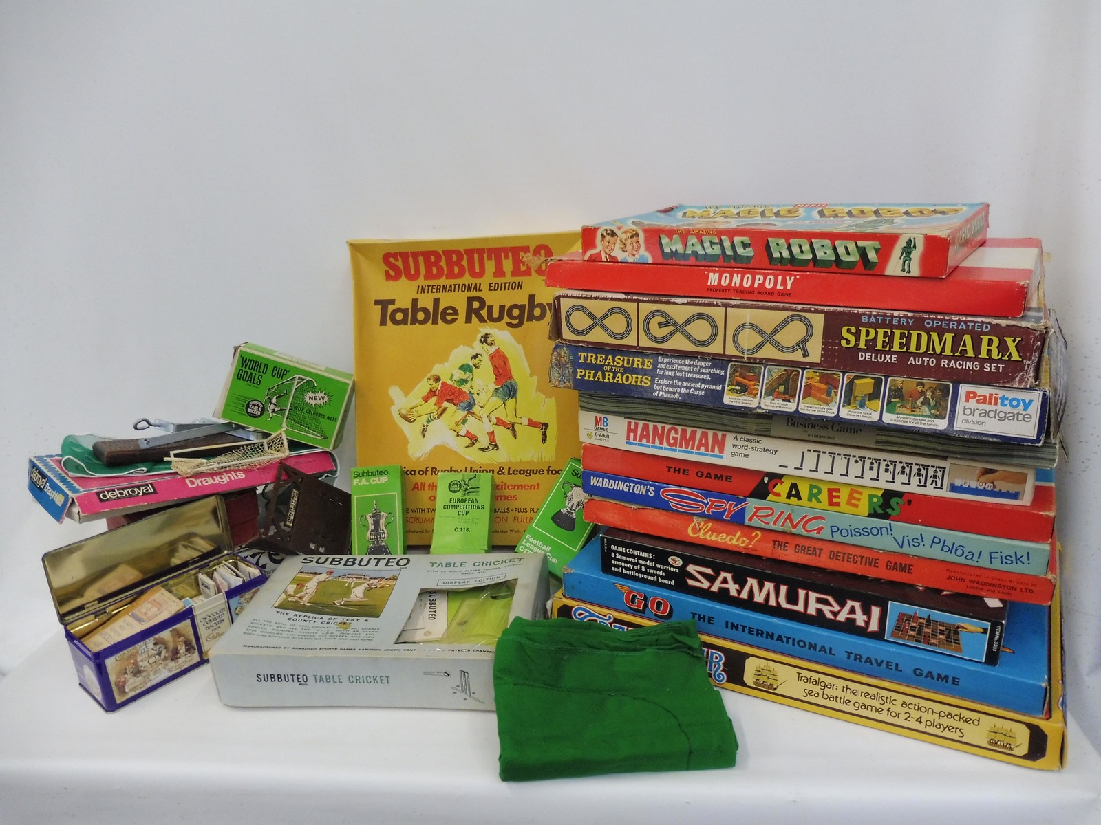 A quantity of board games, Subbuteo etc.