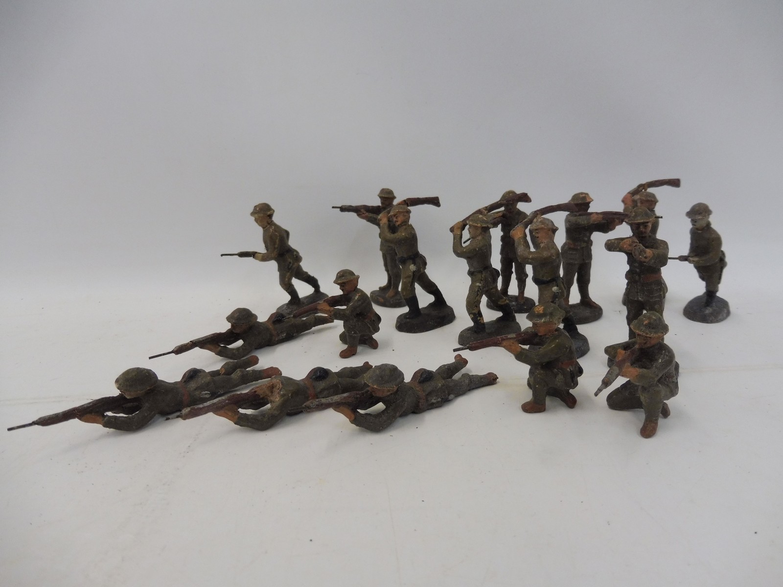 A quantity of Elastolin WWI English soldiers, men at arms, firing positions etc.