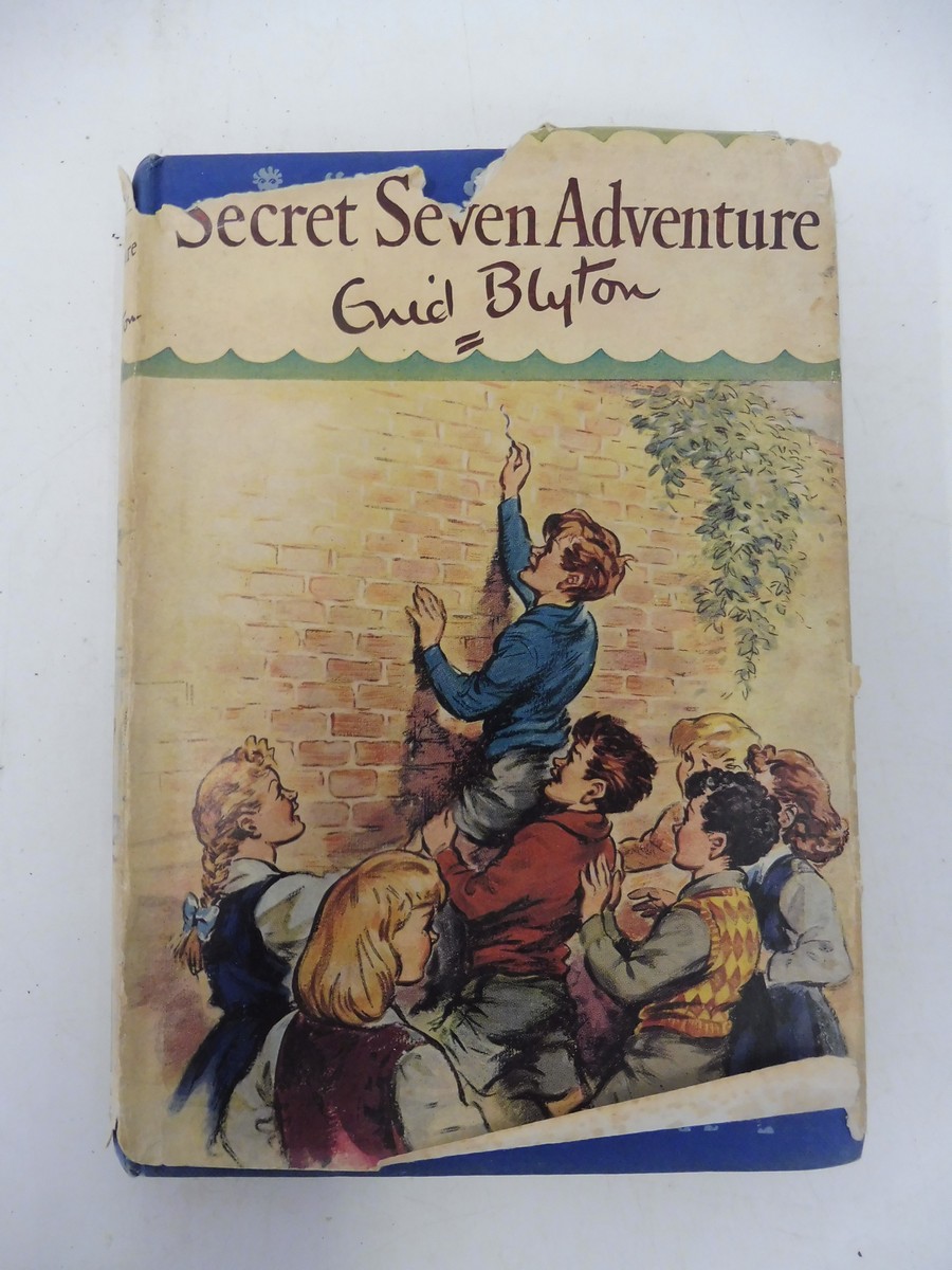 Nine Secret Seven volumes to include 'Secret Seven Adventure' with dust jacket, 1st Edition, 1950. - Image 10 of 11