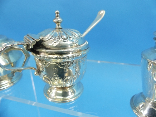 A George V three piece silver Cruet Set. by Blackmore & Fletcher Ltd., hallmarked Birmingham, - Image 3 of 3