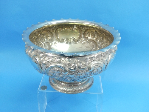 A late Victorian silver Punch / Fruit Bowl, by Barker Brothers, hallmarked Birmingham, 1898, of - Image 3 of 3