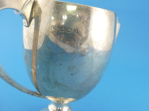 A George V silver two handled Trophy Cup, by Adie Brothers, hallmarked Birmingham, 1928, no - Image 3 of 4