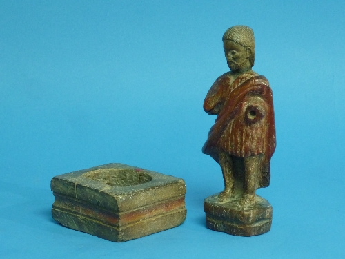 An antique Continental wooden carving or Jesus Christ, the naively-worked standing robed figure - Image 3 of 3