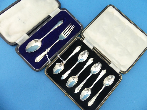 A cased set of six George V silver Teaspoons, hallmarked Sheffield, 1935, in fitted presentation