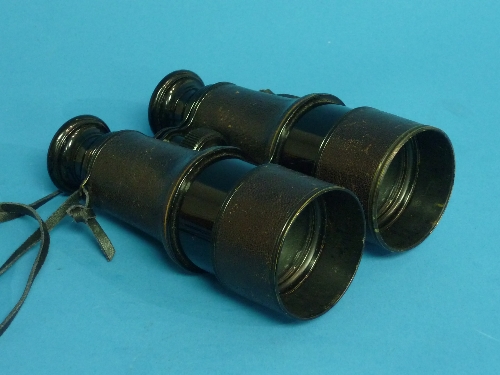 WWI Binoculars by Lemaire, Paris, with fitted leather case embossed 'Oak Leather Goods Co 1916' (2)