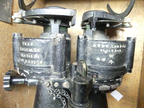 A W.W.2 British Ross (London) 7 x 50 Binocular Gun Sight, Patt. G.352, No.119210, black. - Image 3 of 3