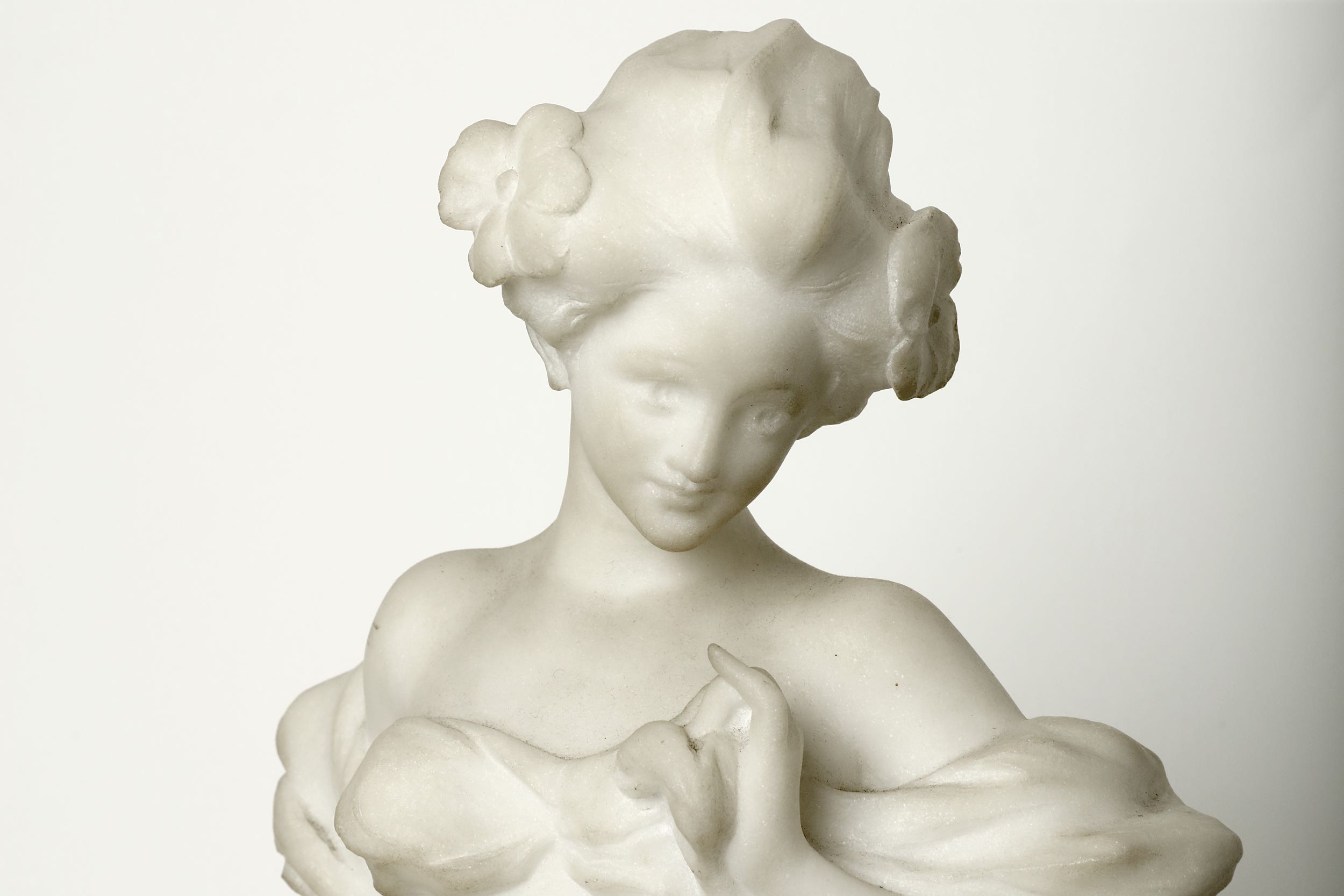 EDOUARD FORTINY (fl.1870-1920), A FRENCH CARVED MARBLE FIGURE OF A LADY. - Image 2 of 4