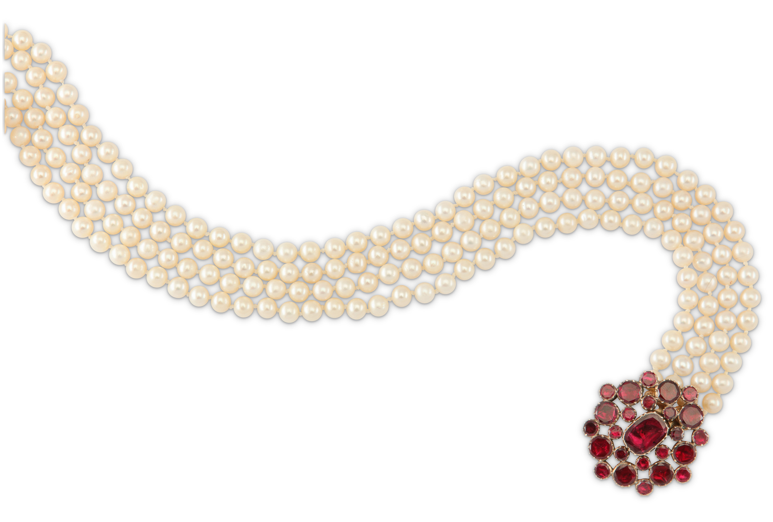 A cultured pearl necklace with a 19th century garnet clasp - Image 2 of 3