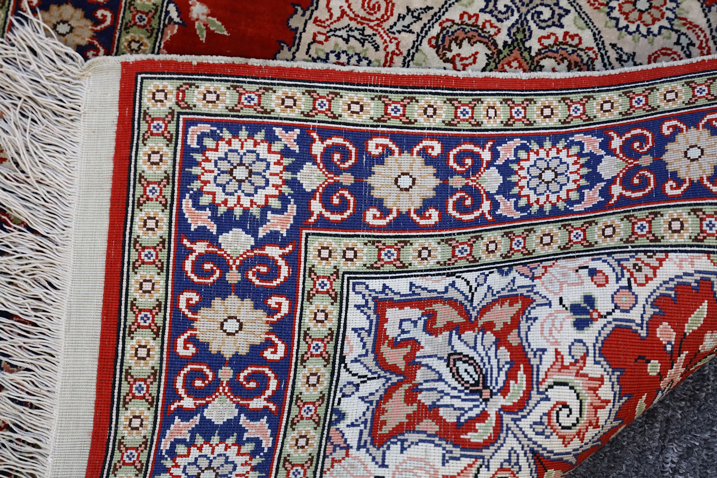 A LOT OF TWO VERY FINE HEREKE AND KEYSERI MATS, TURKEY approx: 3ft.1in. x 2ft.10in. and 2ft.2in. x - Image 4 of 8