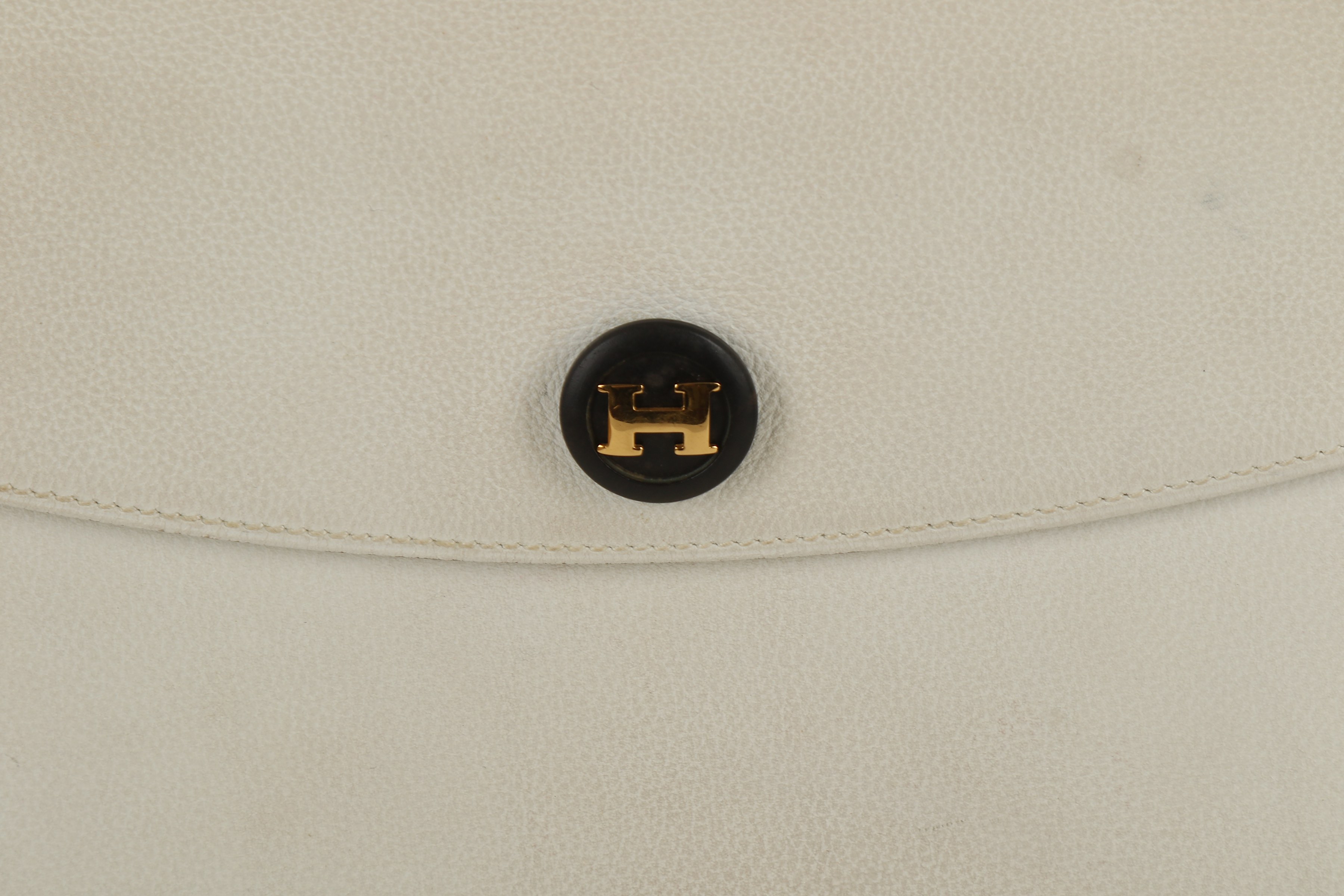 Hermes White Epsom Rio Clutch, c. 1994, wood and gilt metal H popper fastening, 24cm wide, 16cm high - Image 2 of 5