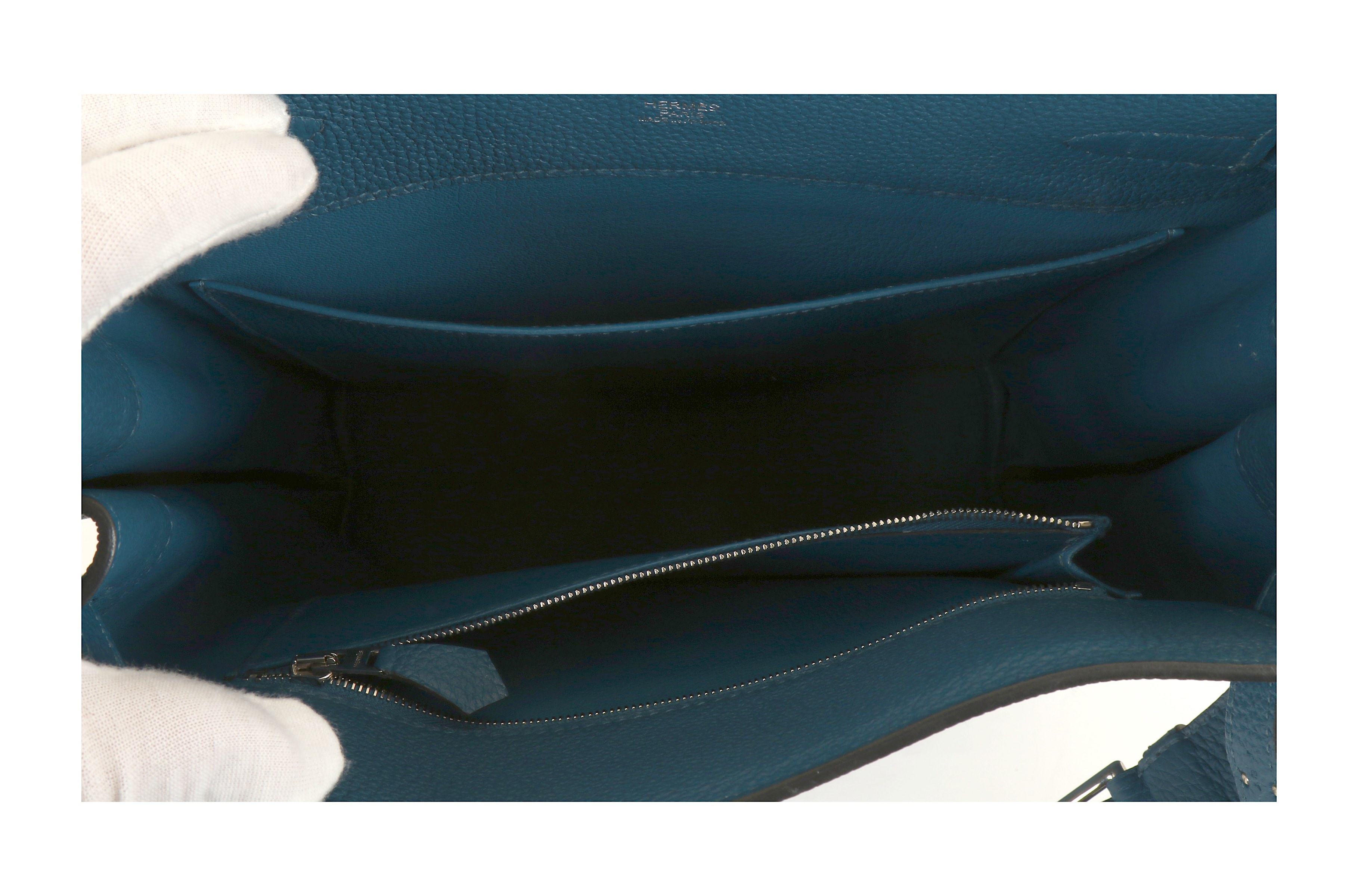 Hermes Blu Saphir So Kelly 26, c. 2015, Togo leather with Palladium plated hardware and adjustable - Image 8 of 9