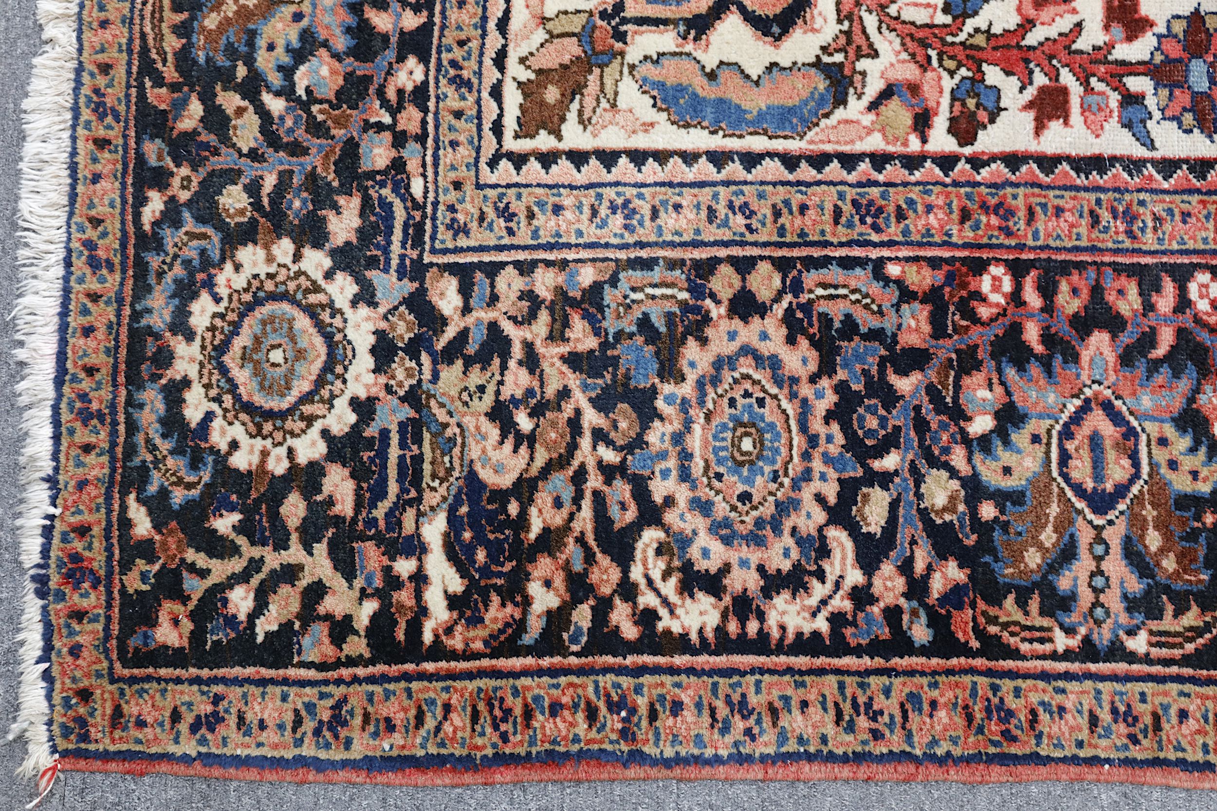 A FINE HERIZ CARPET, NORTH-WEST PERSIA approx: 13ft.1in. x 9ft.9in.(399cm. x 296cm.) Classic - Image 4 of 5