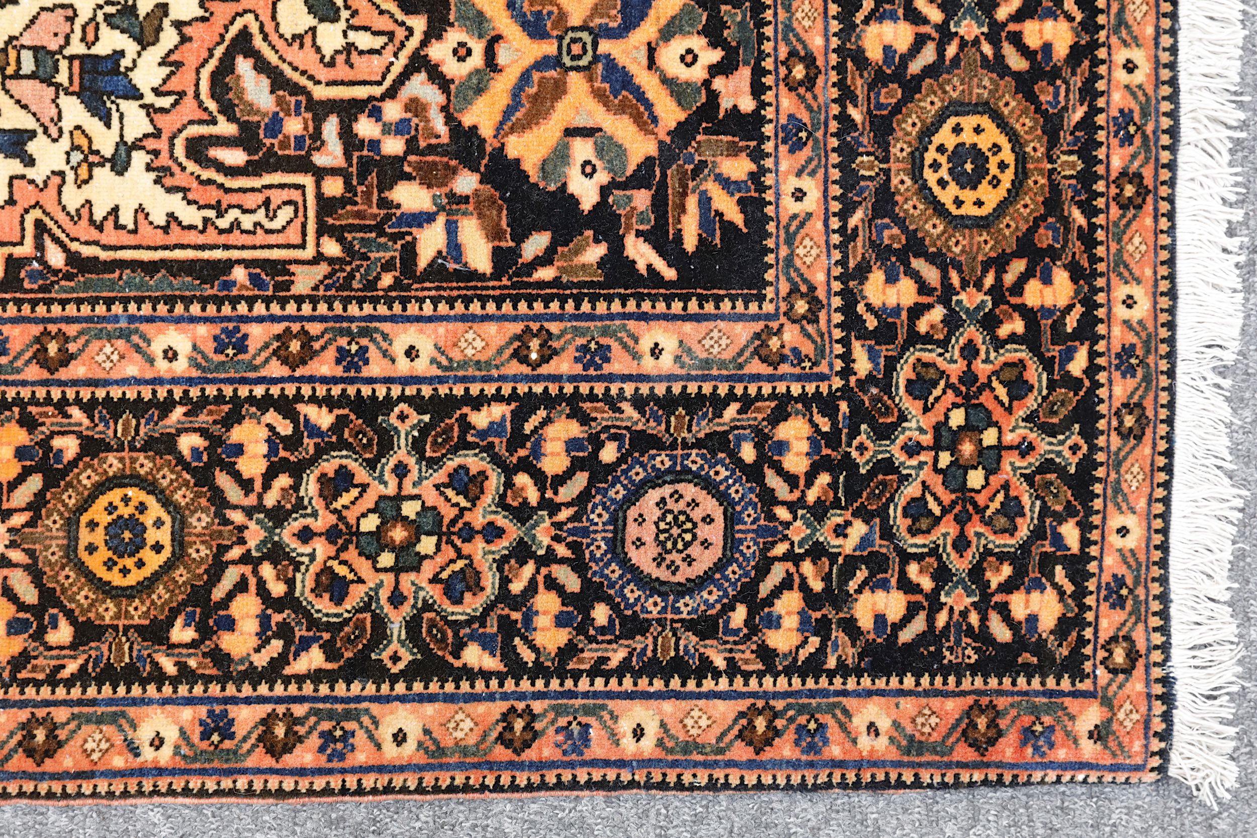 A FINE ANTIQUE SAROUK-FERAGHAN RUG, WEST PERSIA approx: 6ft.7in. x 4ft.2in.(201cm. x 127cm.) Very - Image 4 of 5