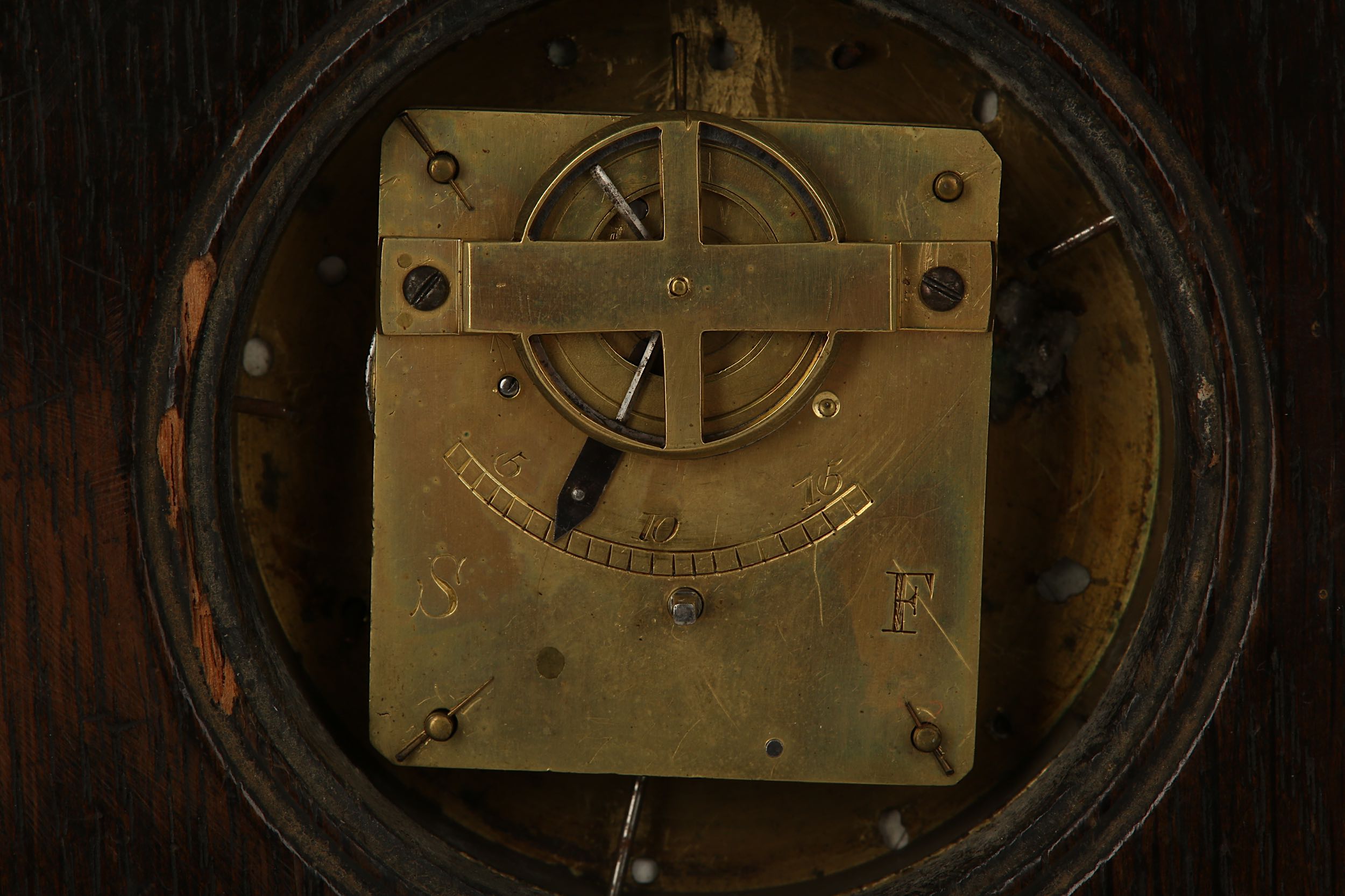 A MID 19TH CENTURY FRENCH GILT AND PATINATED BRONZE SEDAN CLOCK - Image 4 of 4