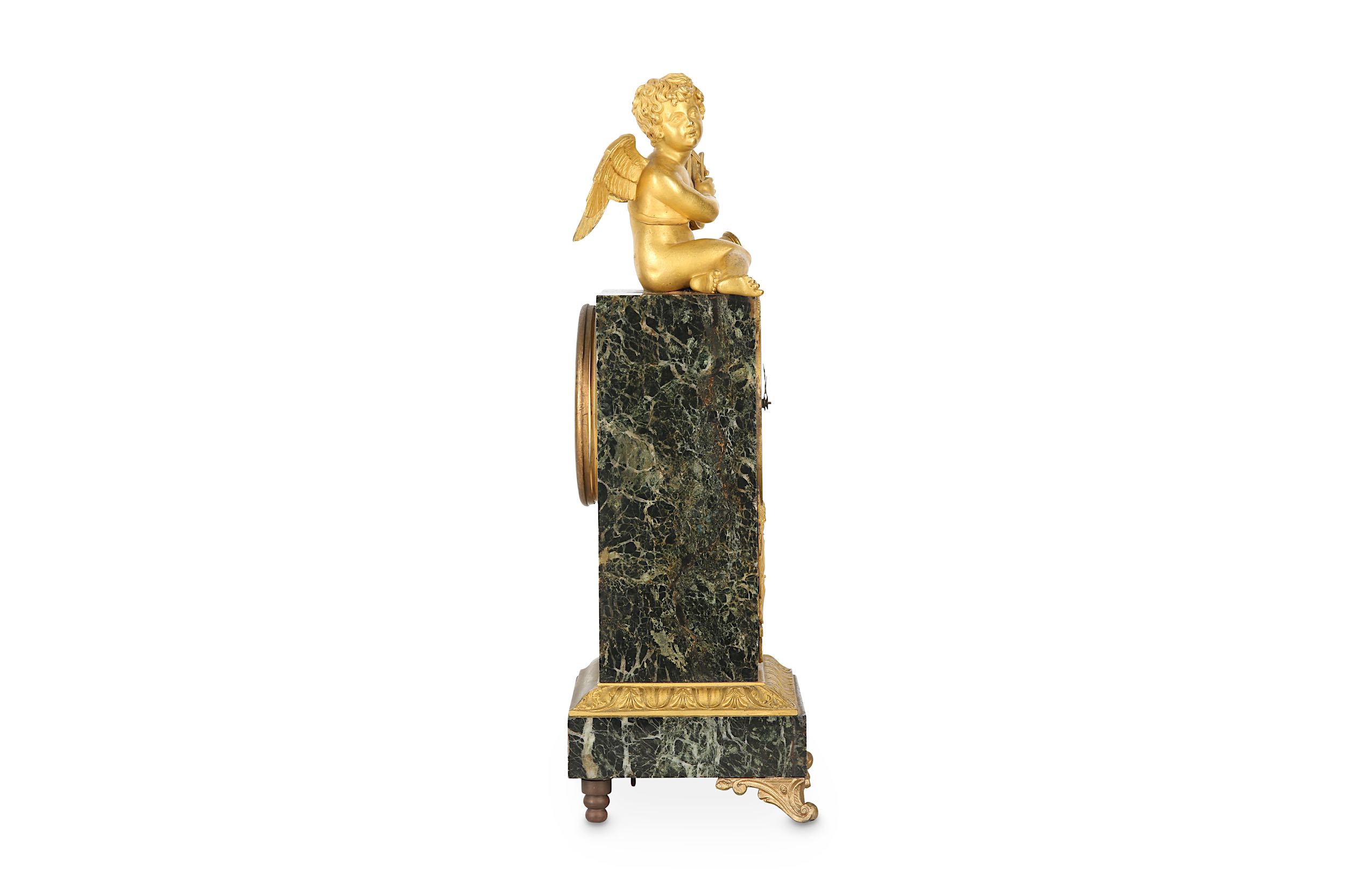 A FINE EMPIRE PERIOD FRENCH GILT BRONZE AND VERDE ANTICO MANTEL CLOCK SIGNED 'DENIERE & MATELIN, PAR - Image 4 of 10