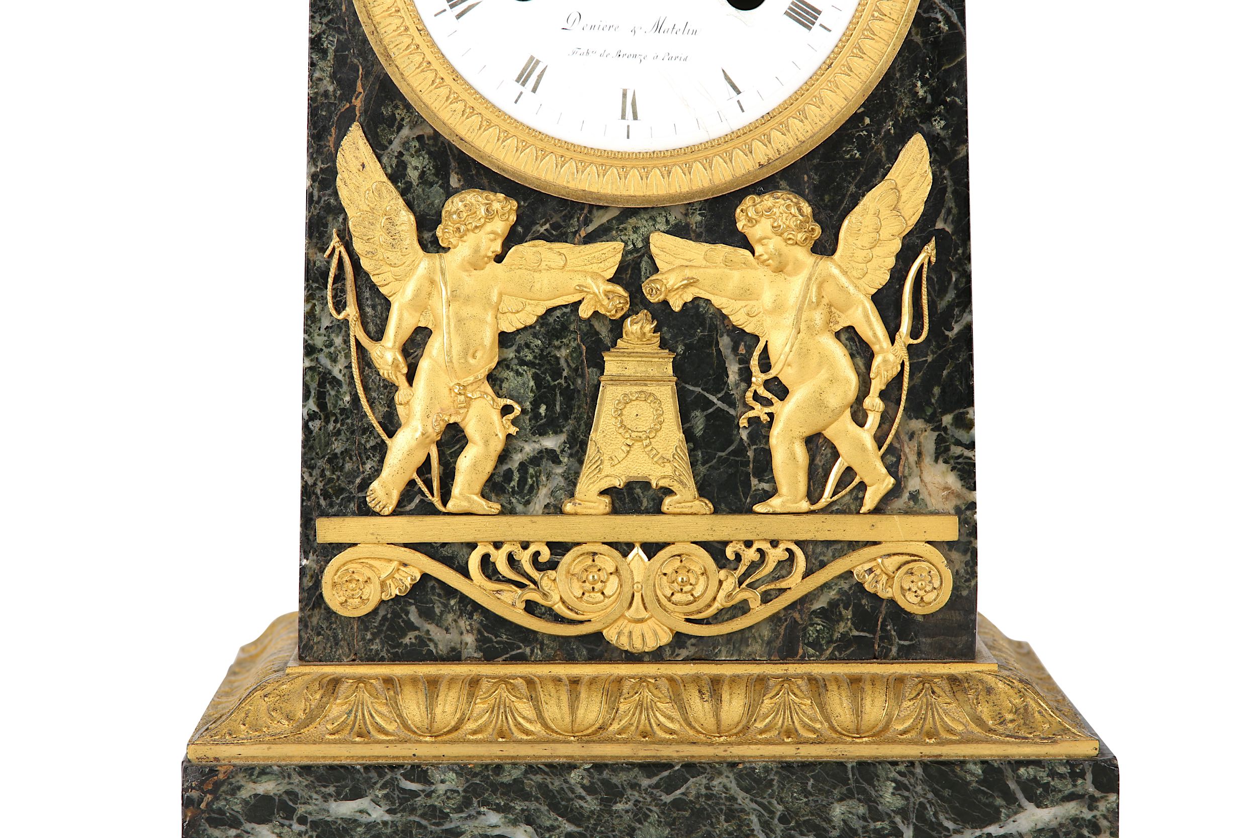 A FINE EMPIRE PERIOD FRENCH GILT BRONZE AND VERDE ANTICO MANTEL CLOCK SIGNED 'DENIERE & MATELIN, PAR - Image 7 of 10